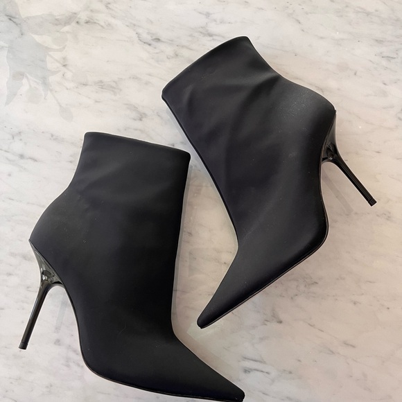 NEW! Good American Zip Ankle Bootie Size 9 - Picture 3 of 4